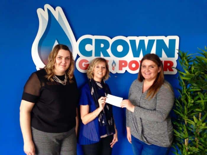 CROWN GAS & POWER DONATE £160 TO NEWLIFE
