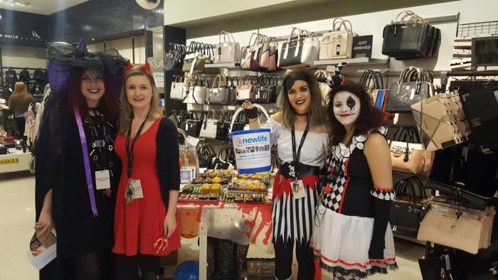 SOUTHPORT RIVER ISLAND STORE GETS IN THE FUNDRAISING SPIRIT!