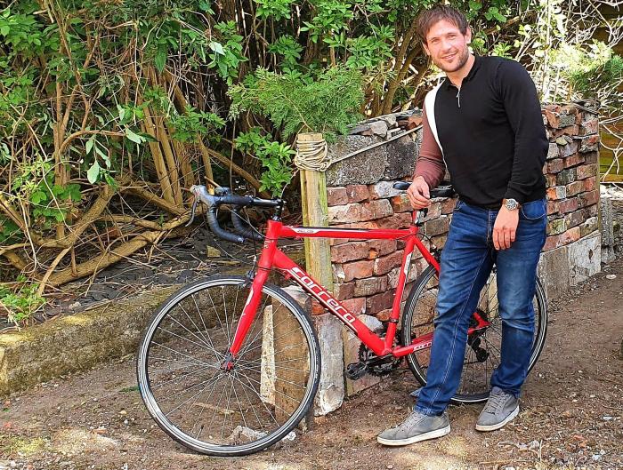 JONATHAN PUTS IN PEDAL POWER TO SUPPORT NEWLIFE
